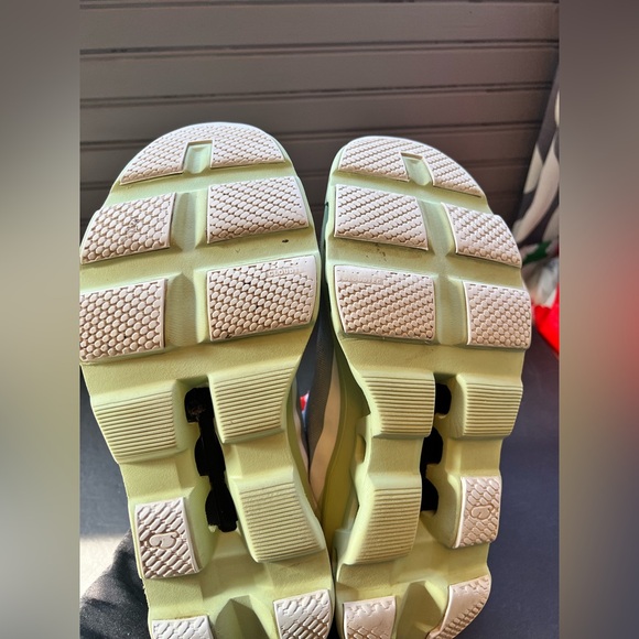 On Cloudmonster Women's Size 10.5 Athletic Running Shoes Green/White - Picture 7 of 10